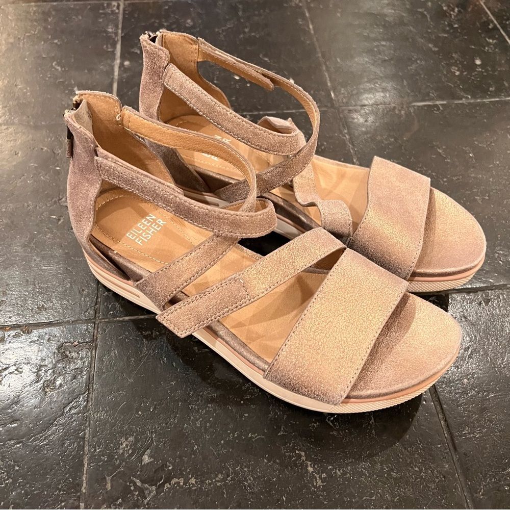 Eileen Fisher Strappy Sport Sandal 7M Metallic Platinum